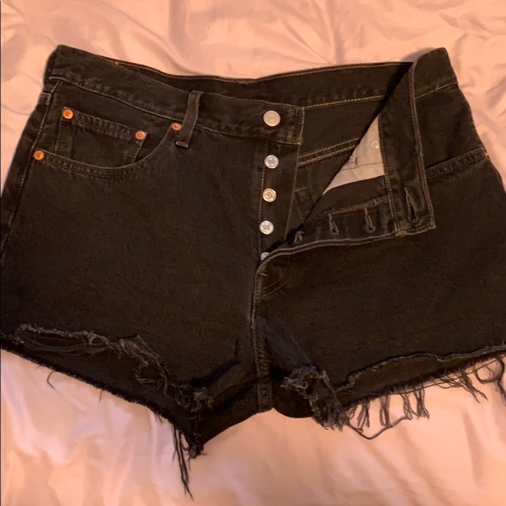 Levi short